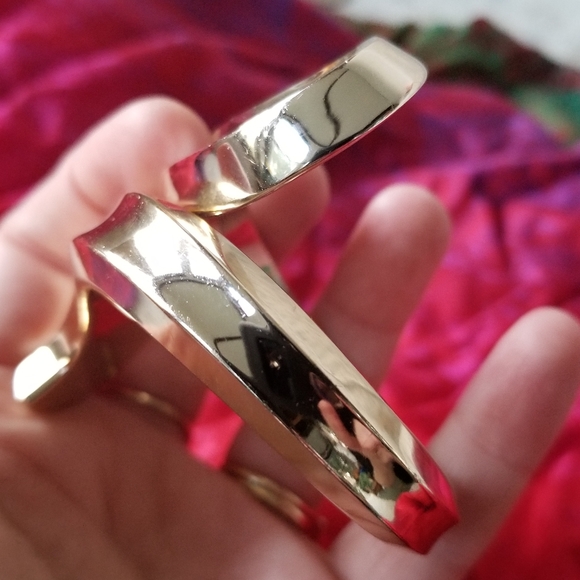 Vintage Crown Trifari bracelet bypass clamper gold tone spring hinge - Picture 9 of 11